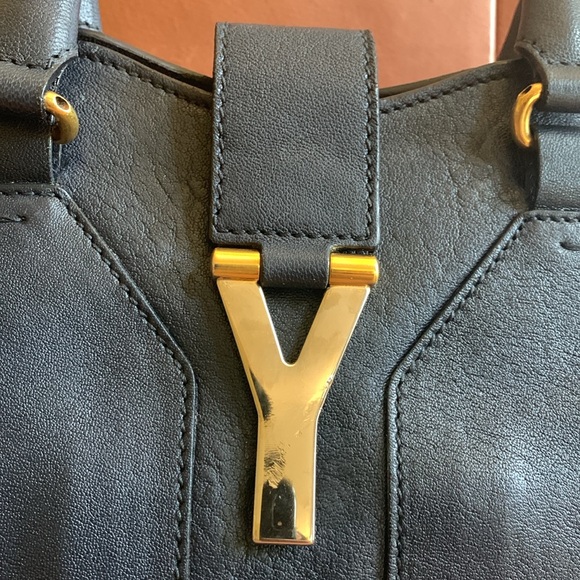 🦋Beautiful YSL Navy Blue Leather Handbag🦋 - Picture 10 of 14